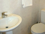 acropolis_hotel_bathroom