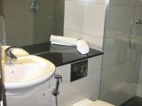 assaha_hyde_park_hotel_bathroom_big