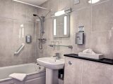 best_western_gatwick_skylane_hotel_bathroom_big