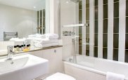 best_weston_mornington_hotel_bathroom