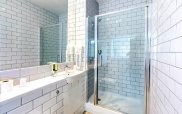 best_western_queens_crystal_palace_hotel_shower