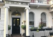 beverley_hyde_park_hotel_entrance