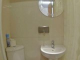 camden_inn_hostel_bathroom_big