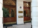 commodore_hotel_london_entrance_big