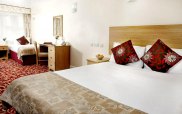 conifers_guest_house_triple