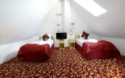 conifers_guest_house_twin