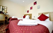 conifers_guest_house_twin2