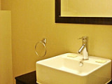 earls_court_budget_rooms_bathroom_r