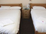 earls_court_garden_hostel_triple_big