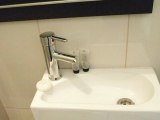 earls_court_garden_hostel_wash_basin_big