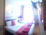 glendale_hyde_park_hotel_tripleroom1_big