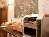 grapevine_hotel_breakfast1_big