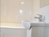 grove_hill_hotel_bathroom_big