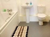 holiday_rental_apartment_bathroom_new