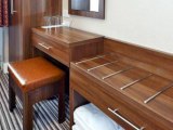 hotel_oliver_table