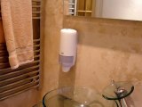 hour_glass_hotel_bathroom3_big
