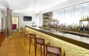 jurys_inn_islington_bar