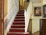 kings_cross_inn_hotel_stairs_big