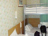 lords_hotel_london_dorm_room