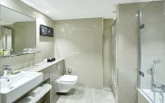 marriott_heathrow_bathroom1