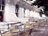 pembridge_palace_hotel_london_patio_r