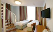 sep16_royal_eagle_hotel_london_family_room