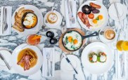 sanderson_hotel_breakfast