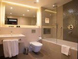 st_georges_hotel_wembley_bathroom_big