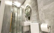 st_georges_inn_victoria_bathroom2