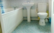 mar16_stratford_budget_rooms_bathroom_big