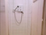 stratford_budget_rooms_bathroom1_big