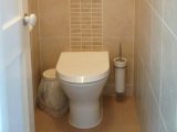the_lawn_guest_house_bathroom1_big