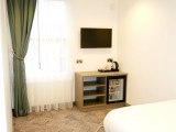 lion_and_key_hotel_room1_big