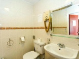 the_ridgeway_hotel_bathroom