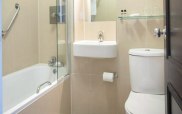 thistle_hotel_heathrow_bathroom
