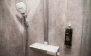 sep16_tudor_inn_hotel_bathroom4