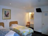 west_london_annexe_rooms_twin_room2_big