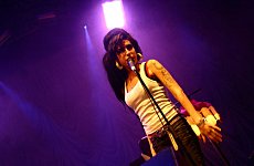 Amy Winehouse Accused of Bedding Babyshambles Star.