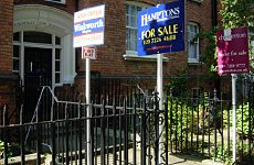 London House Prices to Crash by 5% Next Year, Says Report.