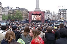 Romeo and Juliet on Trafalgar Square.