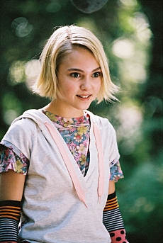 AnnaSophia Robb in Bridge To Terabithia. Icon Film