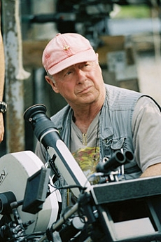 Director Tony Scott on the set of DEJA VU, produced by Jerry Bruckheimer. Photo Credit: Robert Zuckerman. © TOUCHSTONE PICTURES and JERRY BRUCKHEIMER INC. ALL RIGHTS RESERVED. 