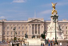 Buckingham Palace. Photo Credit: roger4336. C.C.License