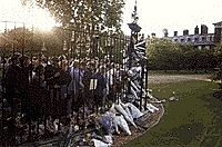 Flowers for Diana at Kensington Palace. Copyright © LondonNet Ltd