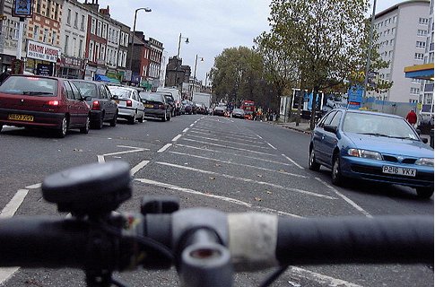 Met Police to give thousands of free bikes to London's refugees and asylum seeke