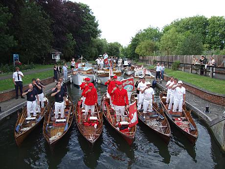 Swan Uppers toast Her Majesty The Queen. Image copyright Sue Milton