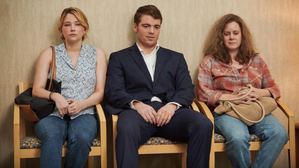 Haley Bennett as Lindsay, Gabriel Basso as JD Vance and Amy Adams as Bev in Hillbilly Elegy, directed by Ron Howard. Photo: Lacey Terrell. Copyright: 2020 Netflix. All Rights Reserved.