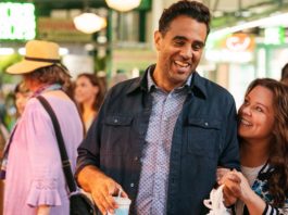 Bobby Cannavale as George and Melissa McCarthy as Carol Peters in Superintelligence, directed by Ben Falcone. Photo: Hopper Stone. Copyright: 2018 Warner Bros. Entertainment Inc. All Rights Reserved.