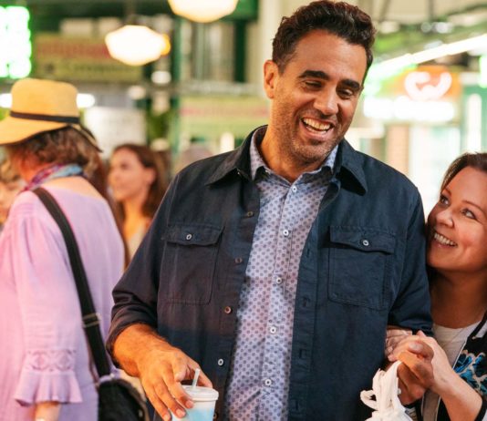 Bobby Cannavale as George and Melissa McCarthy as Carol Peters in Superintelligence, directed by Ben Falcone. Photo: Hopper Stone. Copyright: 2018 Warner Bros. Entertainment Inc. All Rights Reserved.