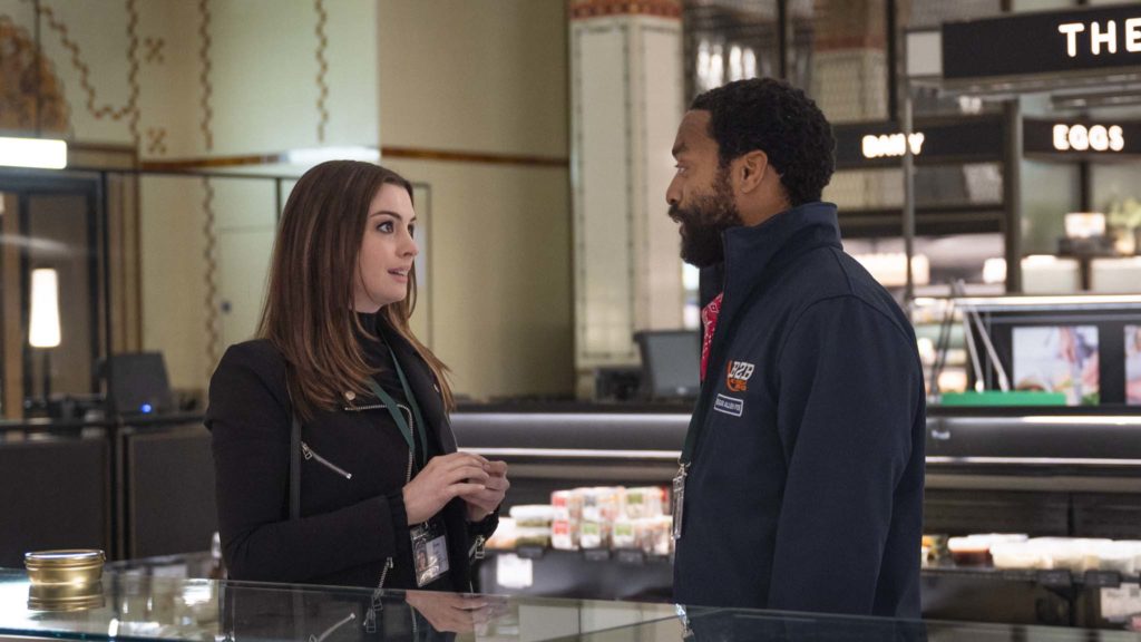 Anne Hathaway as Linda and Chiwetel Ejiofor as Paxton in Locked Down, directed by Doug Liman. Photo: Susan Allnut. Copyright: 2020 Warner Bros. Entertainment Inc. All Rights Reserved.